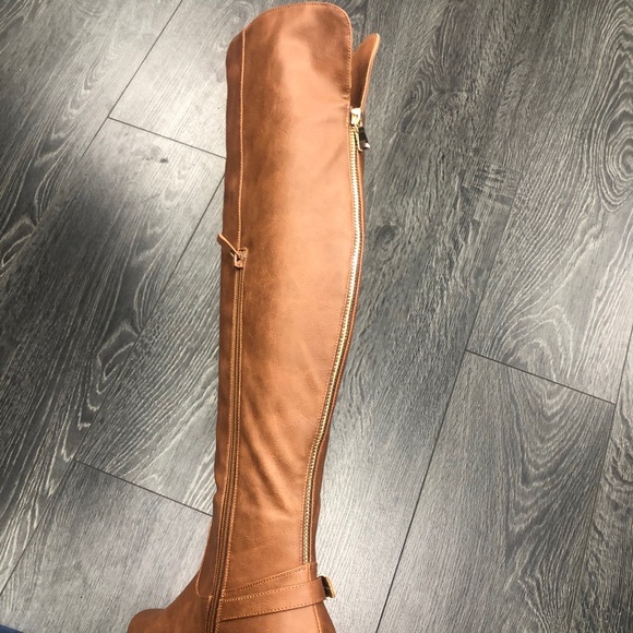 Tan Color Over knee low heel boots - Picture 5 of 5